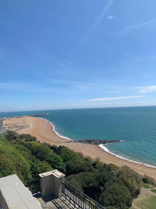 Beautifully Appointed, Period Seaside Apartment Folkestone Exterior photo